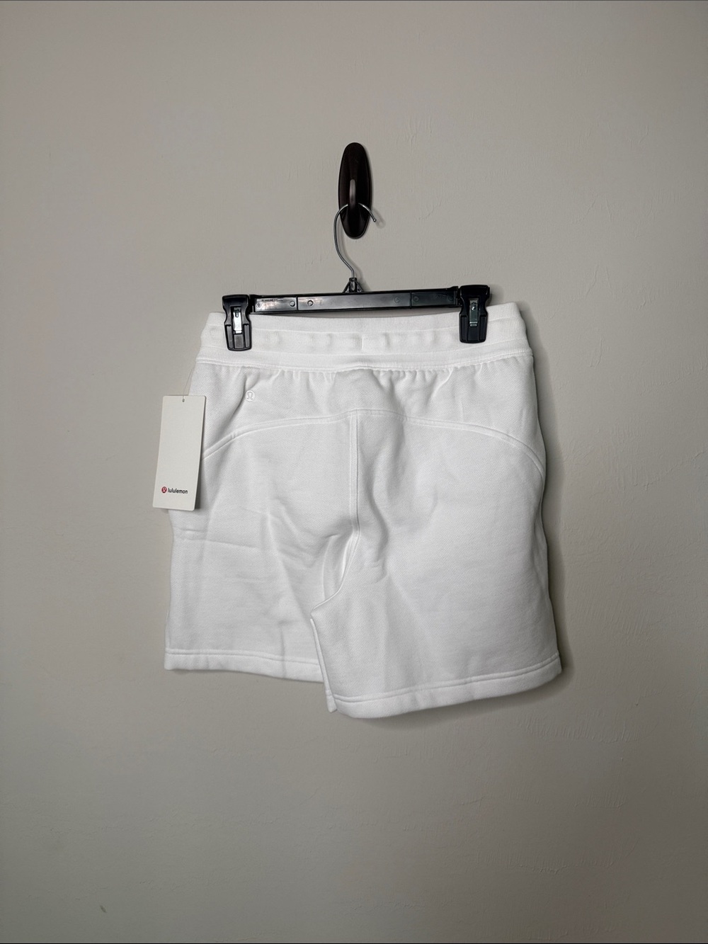 Lululemon Scuba High Rise Short 5” - Picture 2 of 4